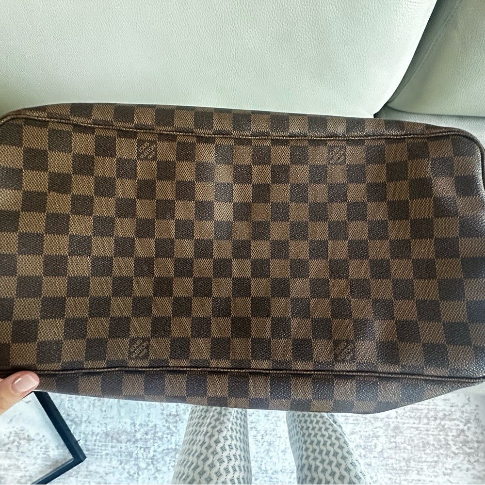 Authentic Louis Vuitton Damier Neverfull GM - Picture 16 of 16